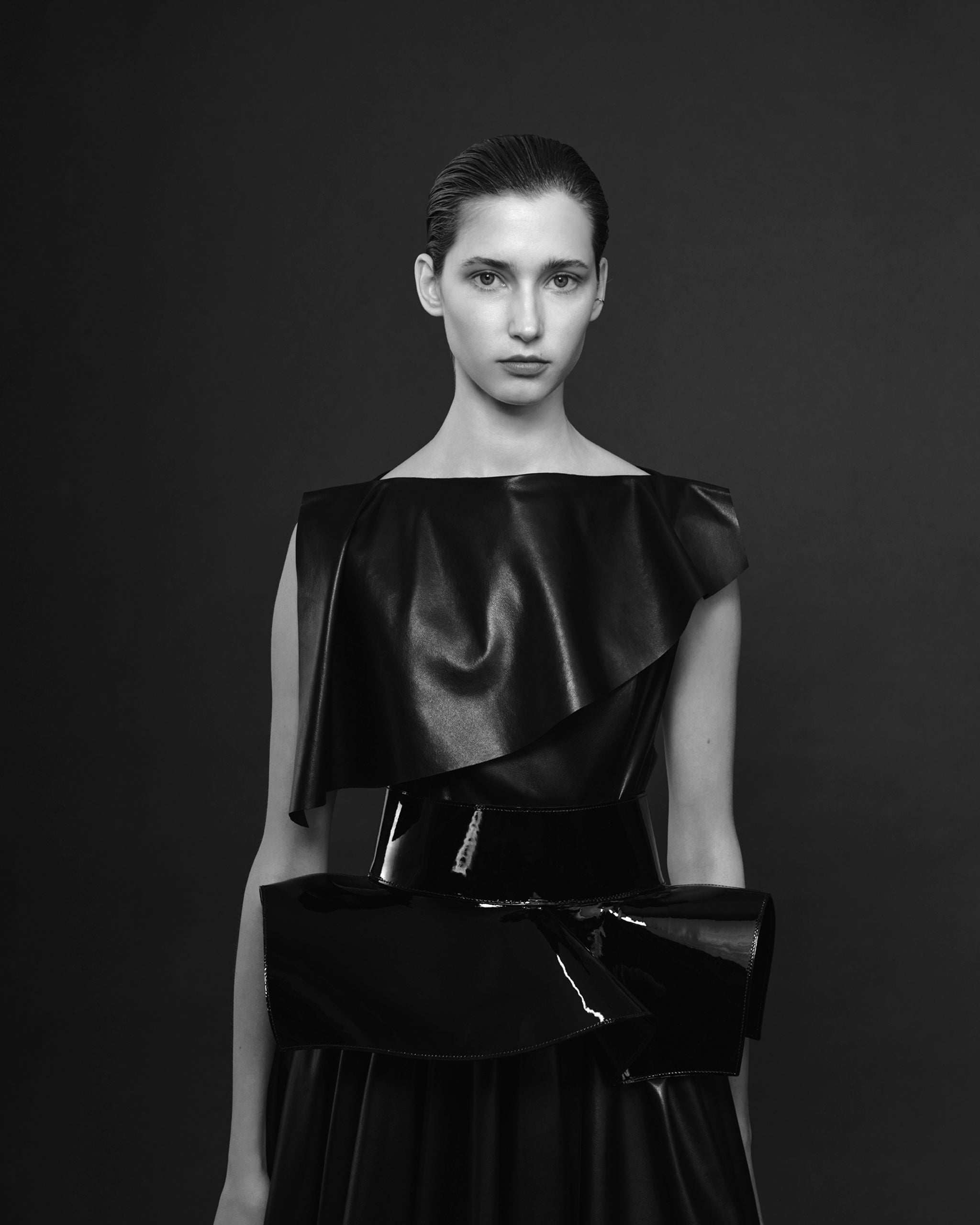 CELA DRESS IN SOFT LAMBSKIN AND CALA BELT IN PATENT LEATHER | Spring Summer 24 | Salon 1884
